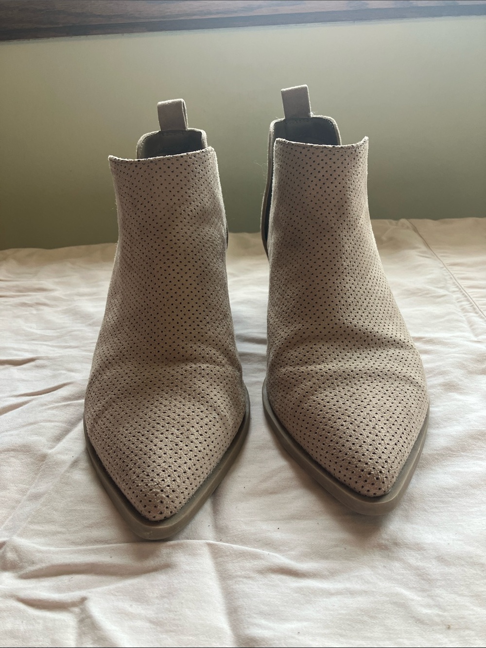 Universal Threads Women's Perforated Pointed Toe Ankle Boots - Taupe size 7